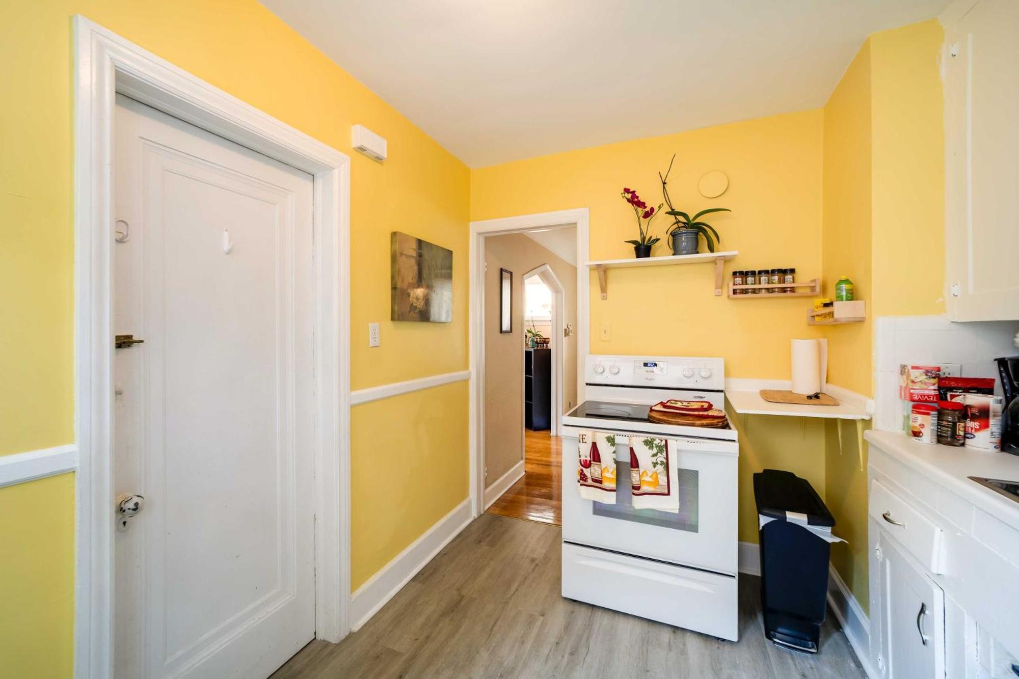Ferndale Apartment With Yard - Near The Detroit Zoo! Exterior photo