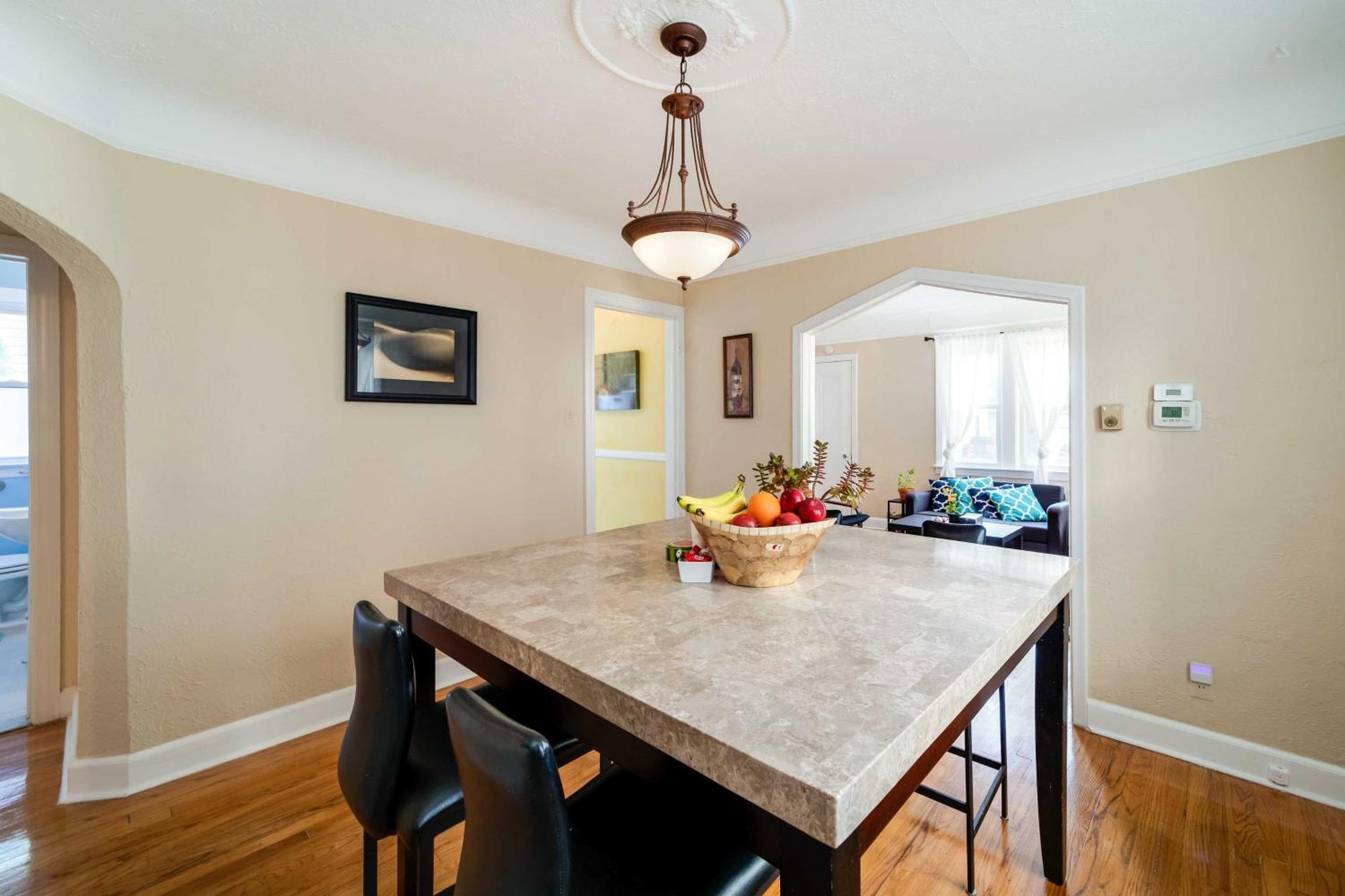 Ferndale Apartment With Yard - Near The Detroit Zoo! Exterior photo
